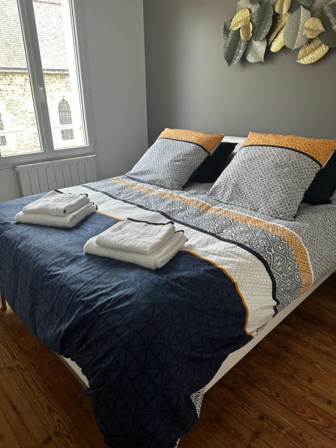 Lebel Endroit 145m2 , Terrain Et Terrasse De 350m2 Au Coeur Des Commerces ,a Proximite De La Et Tous Services Inclus * Portbail