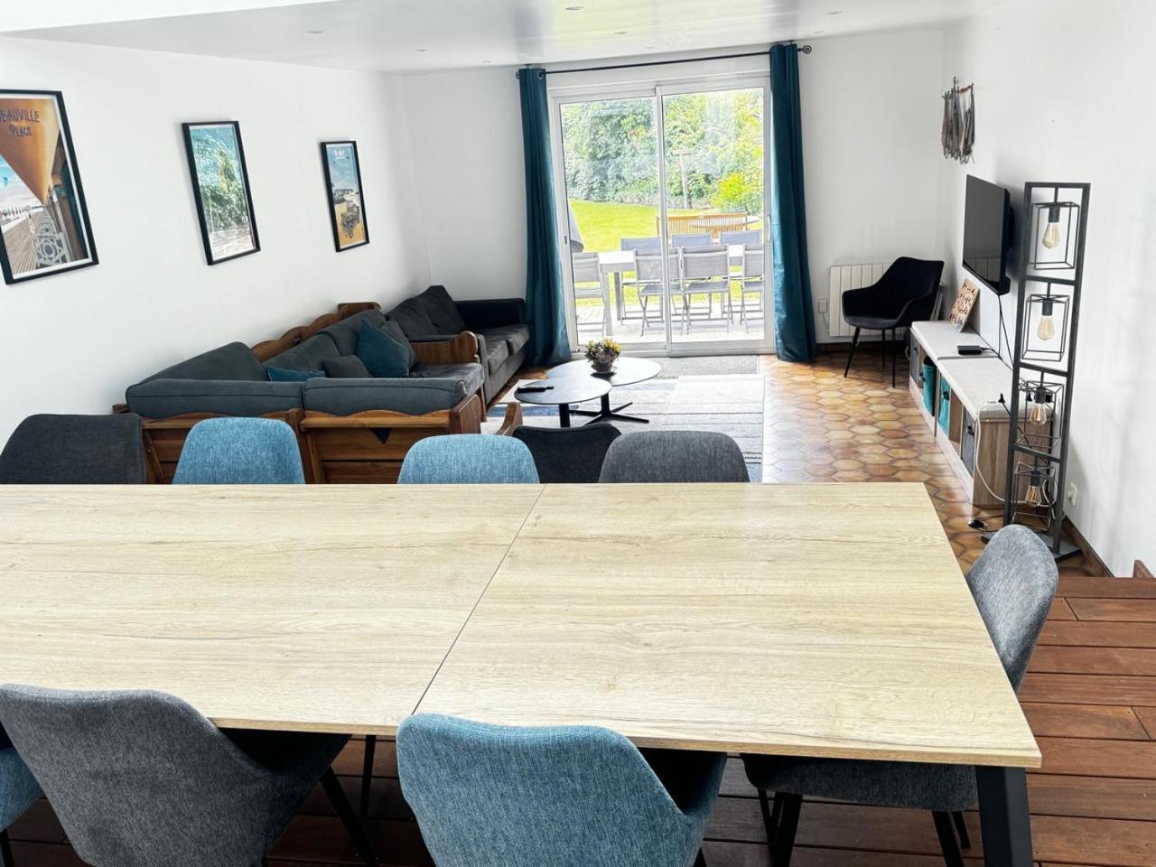 Lebel Endroit 145m2 , Terrain Et Terrasse De 350m2 Au Coeur Des Commerces ,a Proximite De La Et Tous Services Inclus